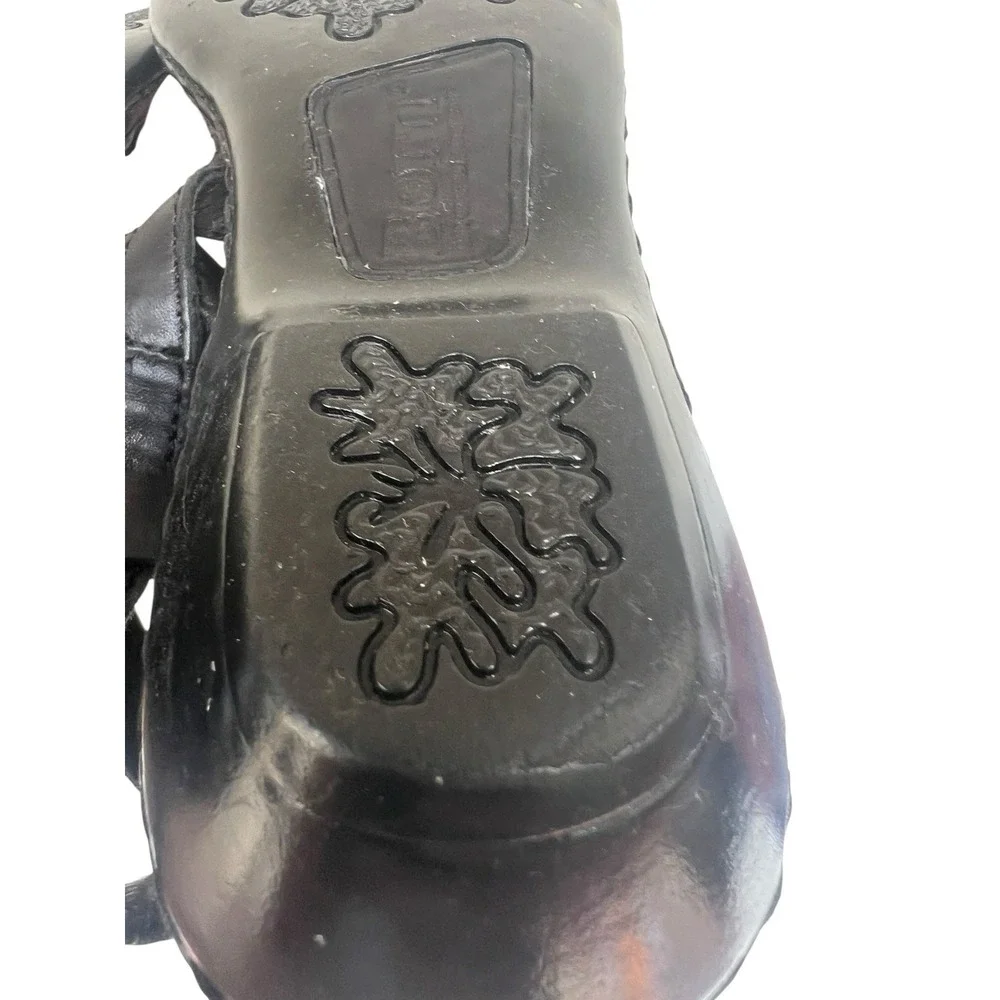 Born Kristy 9M/WBlack T- Strap Buckle Leather Sandals Silver‎ Hardware Flats